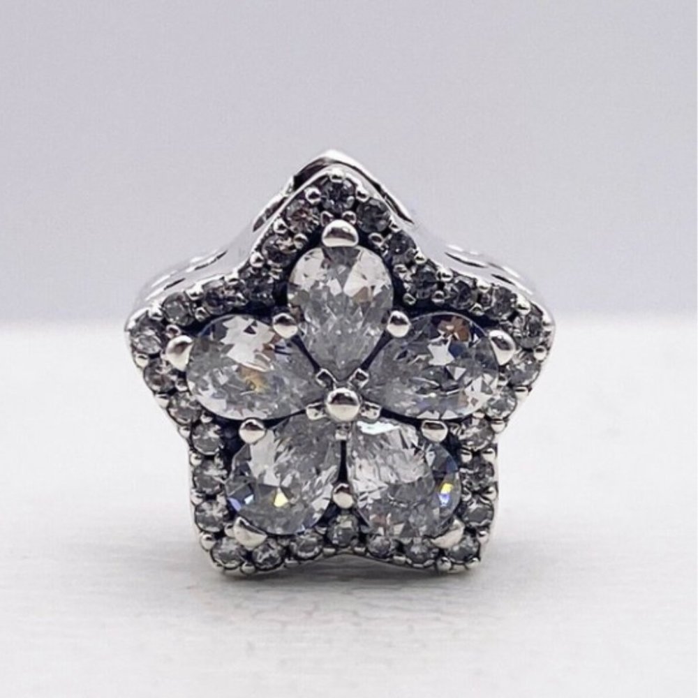 Pandora Charm Sparkling Snowflake Pavé